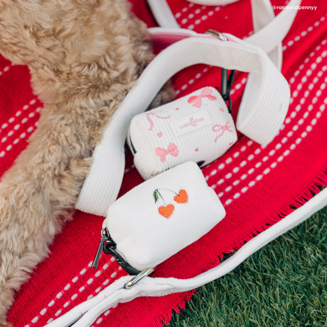 Ever So Sweet Poop Bag Holder - Image 3